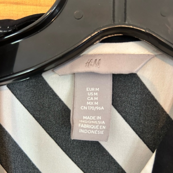 Fun and flowy wrap dress - Picture 2 of 5